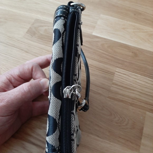 Coach Black & Gray Branded Purse Wristlet Clutch - Picture 7 of 8